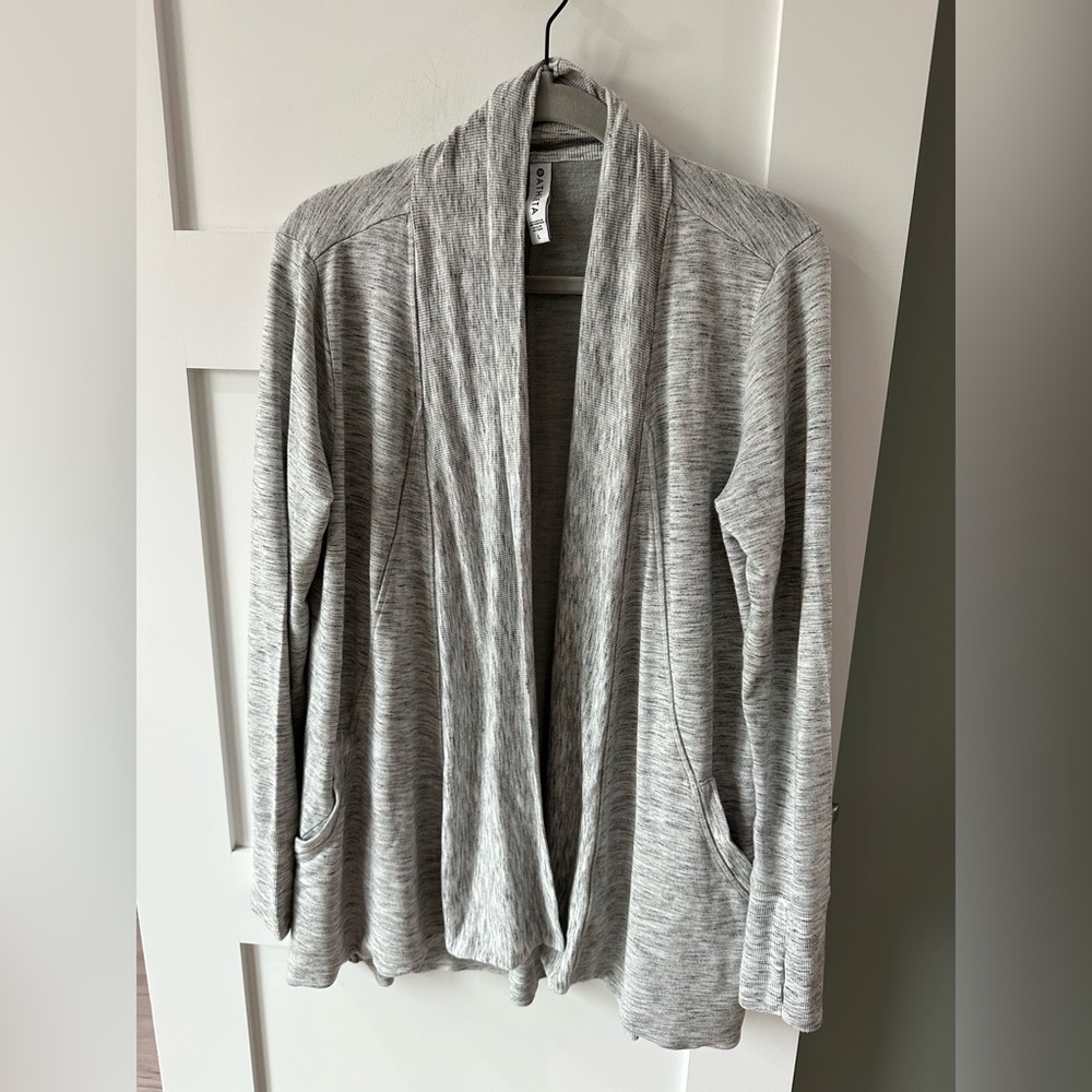Athleta Pranayama Wrap, Heather Gray SIZE L #777944 Pockets